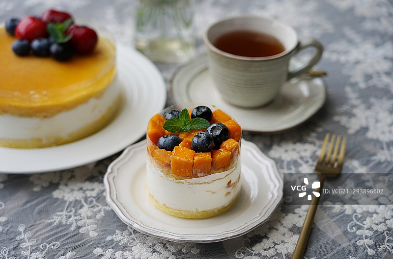 水果慕斯蛋糕下午茶图片素材