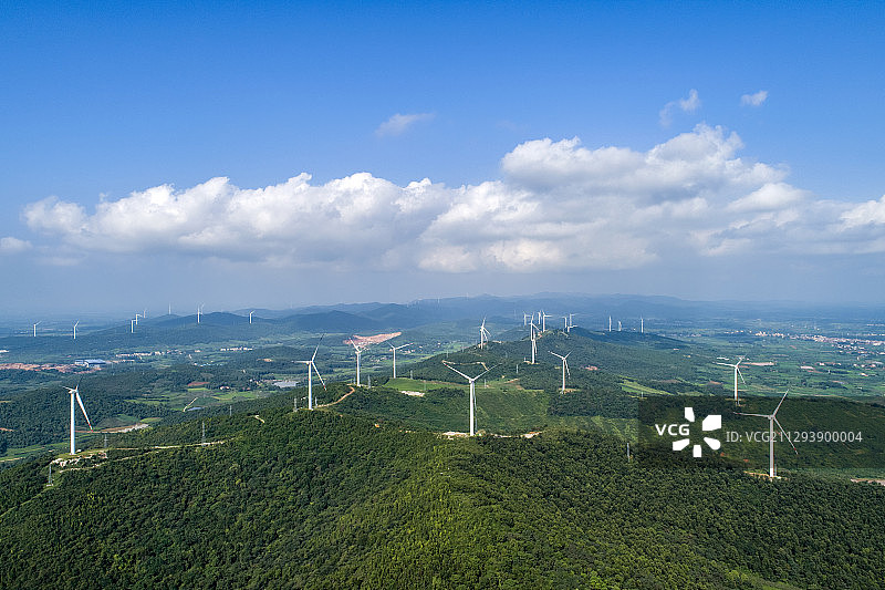 航拍襄阳长北山风电场图片素材