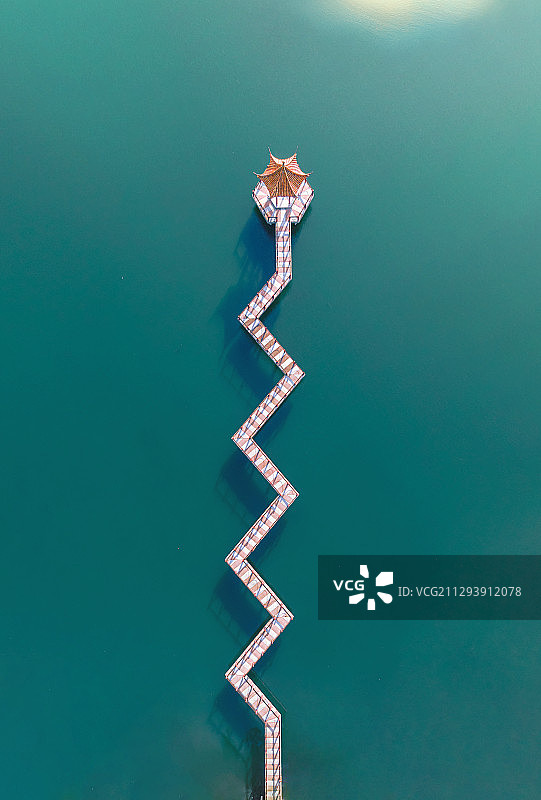 夕照湖心亭图片素材