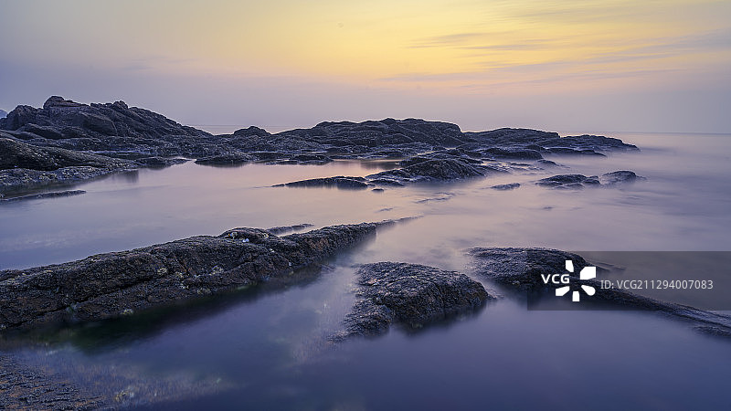 北戴河海滨日出前的曙光图片素材