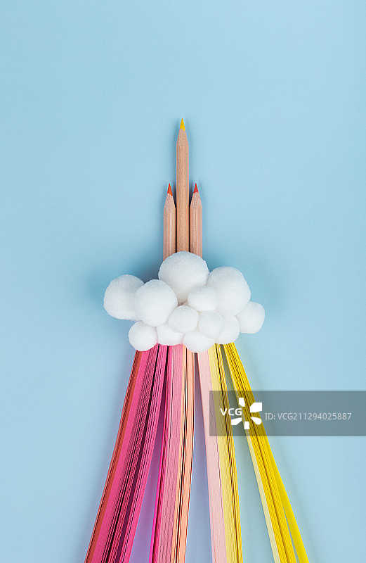 云朵铅笔火箭发射彩带图片素材