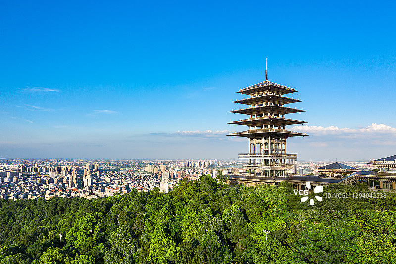 航拍杭州临平城市天际线图片素材