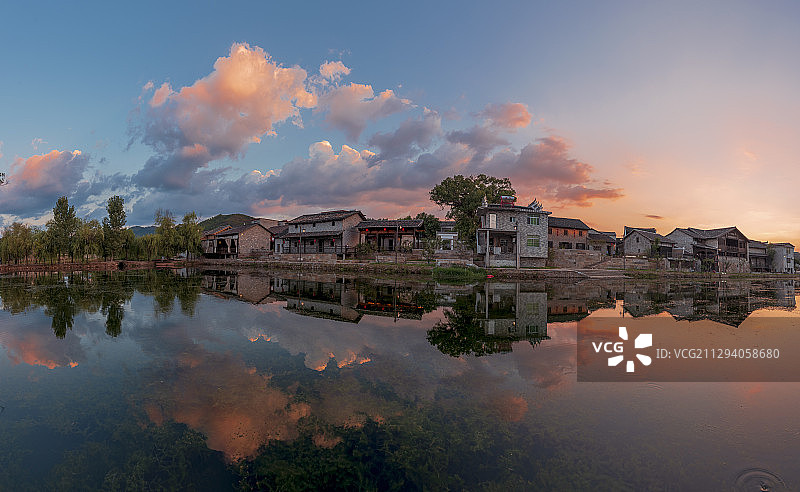 流坑村晚霞图片素材