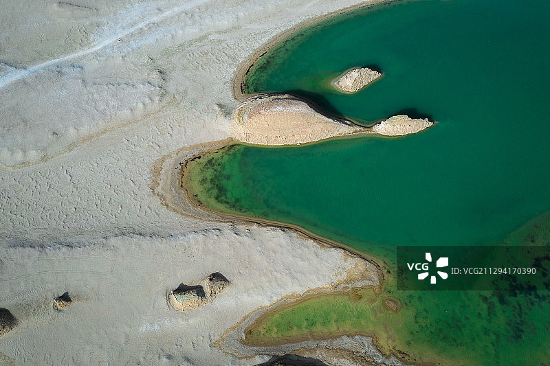 青海水上雅丹航拍风光-2图片素材