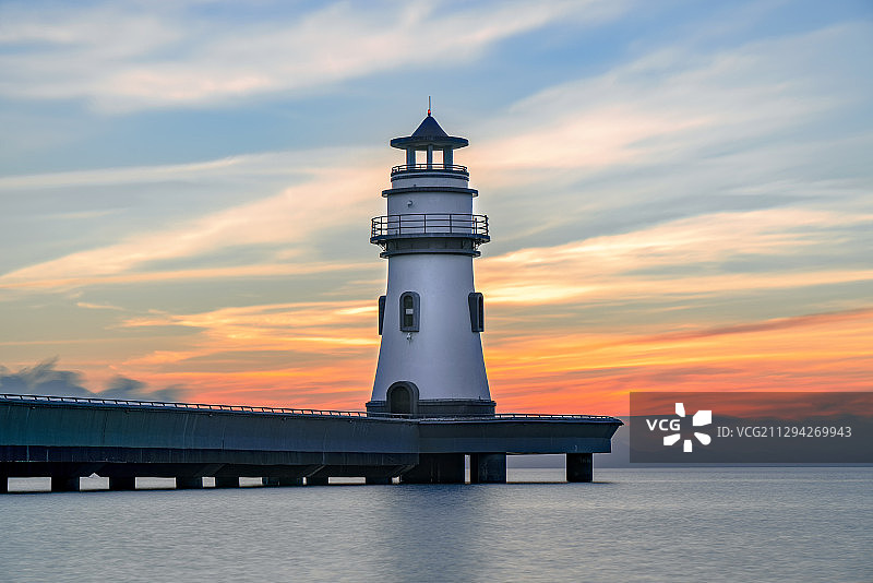 爱情邮局灯塔日出图片素材