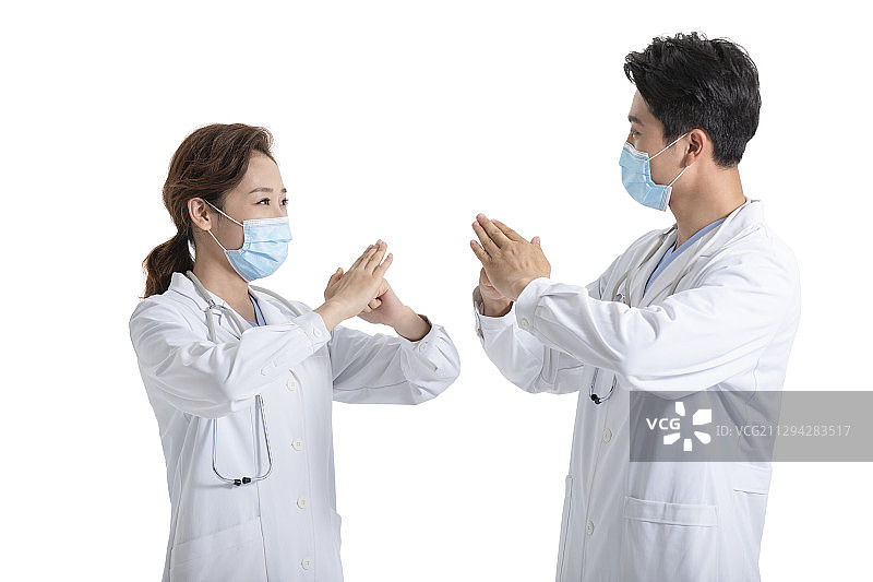 自信的年轻医生图片素材