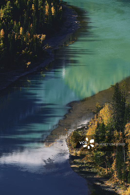 喀纳斯月亮湾图片素材