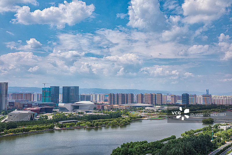 山西太原长风商务区汾河全景图片素材