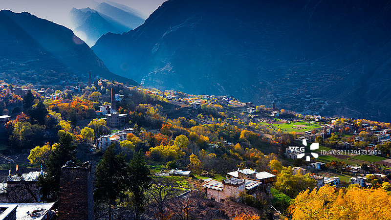 中路之秋图片素材