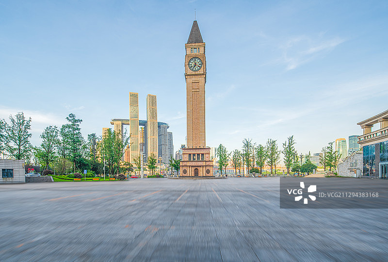 早晨重庆南滨路钟楼广场视角图片素材