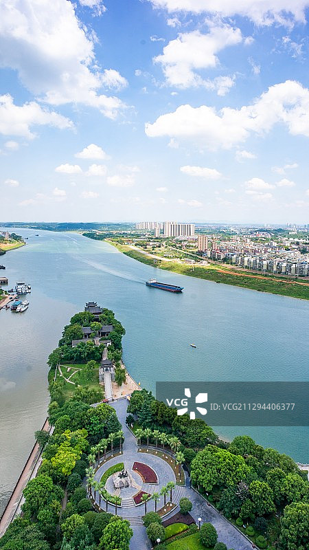 航拍视角，衡阳石鼓书院，湘江风光图片素材