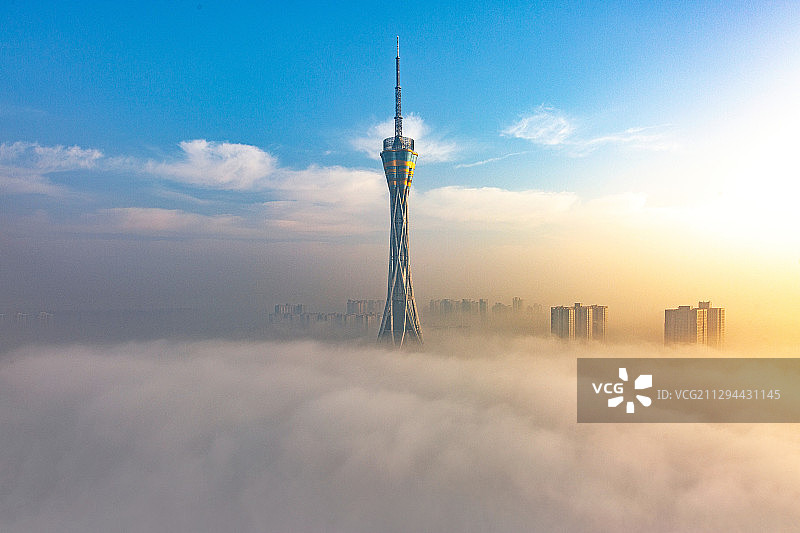 郑州中原福塔平流雾奇观高视角图片素材