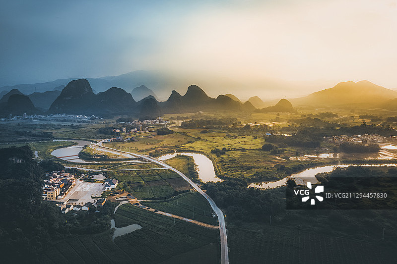 广东清远英西峰林自然风光图片素材