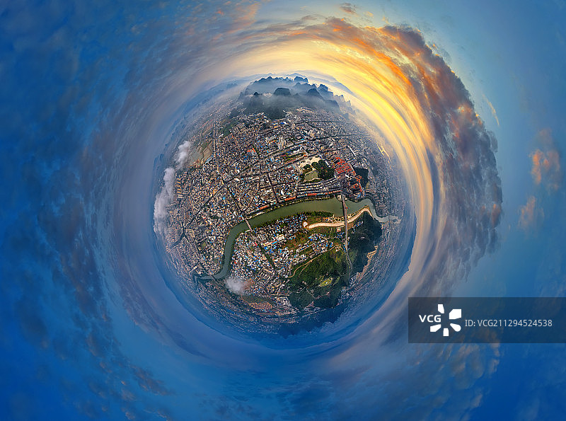 航拍广西贺州城市风光峰林云海日出图片素材