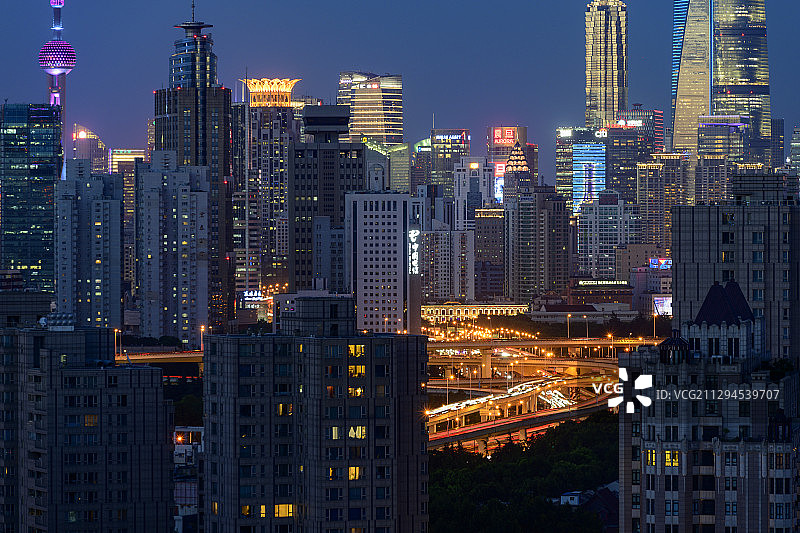 上海城市细节高架路和地标和普通的房子图片素材