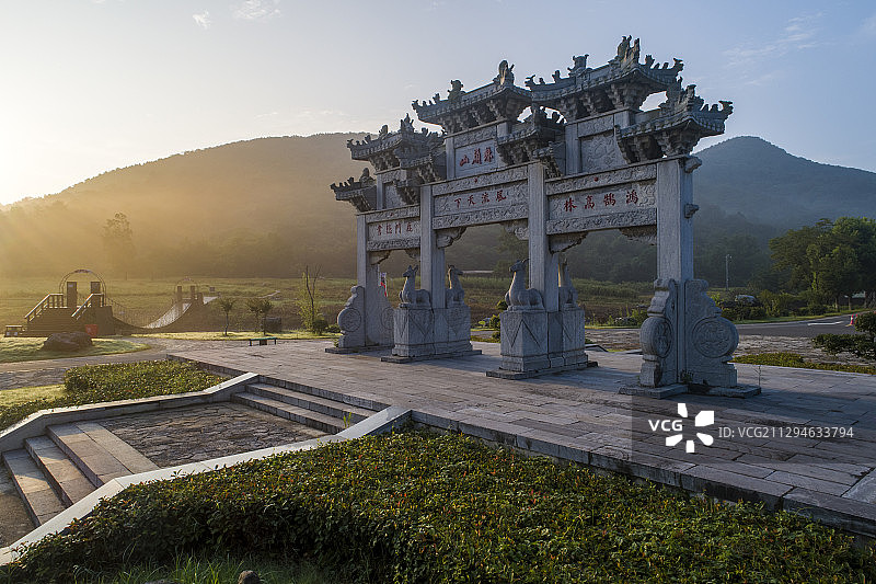 襄阳鹿门寺风景名胜区国家森林公园牌坊图片素材
