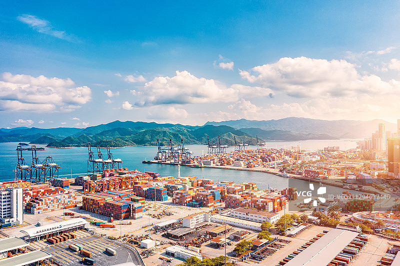 广东省深圳市盐田区盐田港国际集装箱码头图片素材