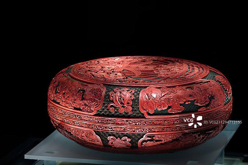文物漆器剔花剔红富春宝盒，清代清朝中期，浙江省博物馆藏。图片素材