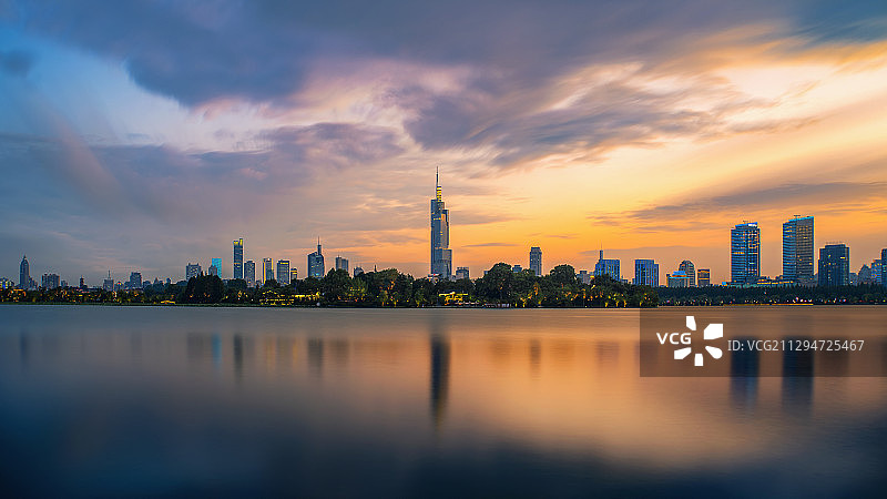 玄武湖日暮图片素材