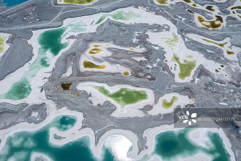 青海省海西蒙古自治州大柴旦翡翠湖图片素材