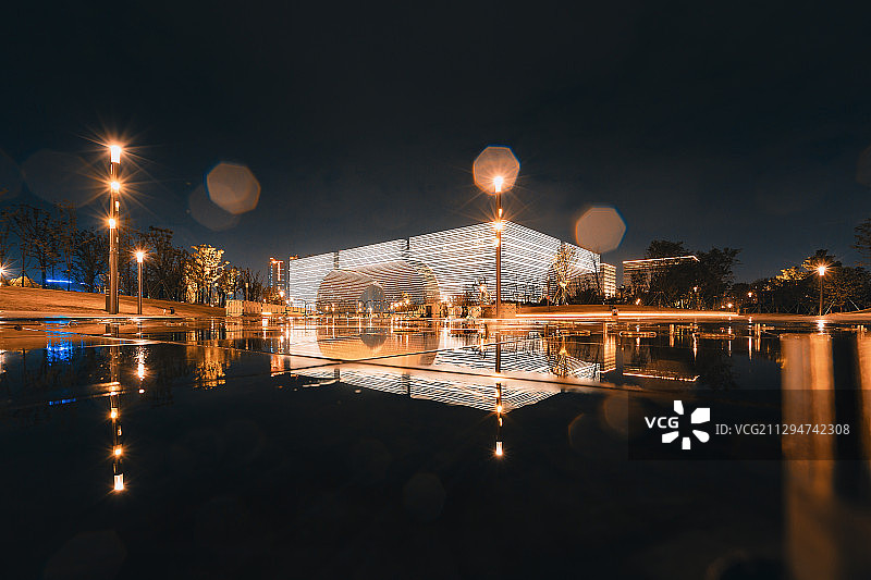 雨中的常州文化广场+常州图片素材