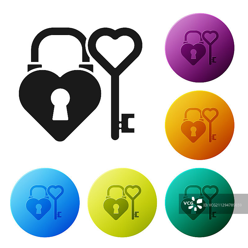 心形钥匙中的黑色城堡图片素材