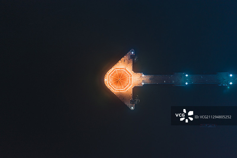 青岛灯光秀浮山湾青岛湾图片素材