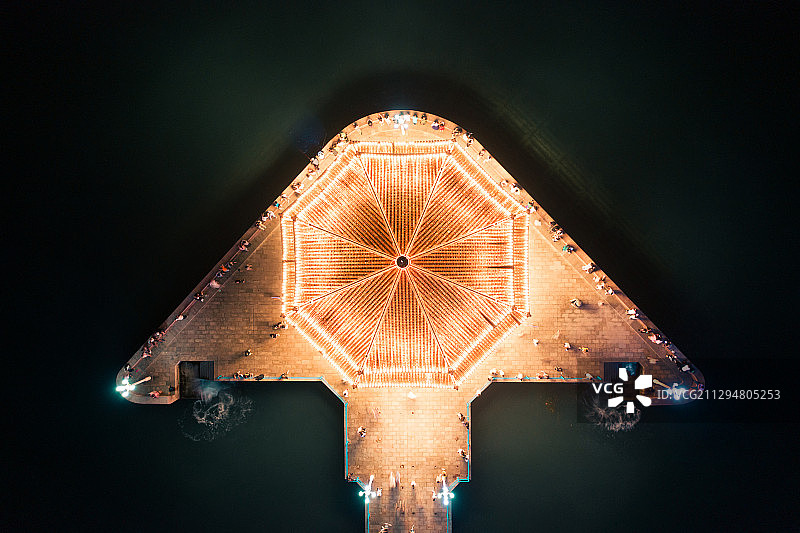 青岛灯光秀浮山湾青岛湾图片素材