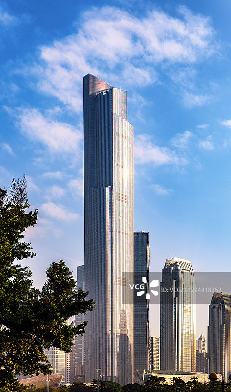 拔地参天图片素材