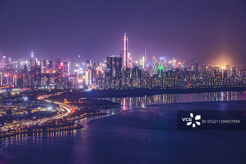 深圳福田区平安金融大厦城市夜景全景图片素材