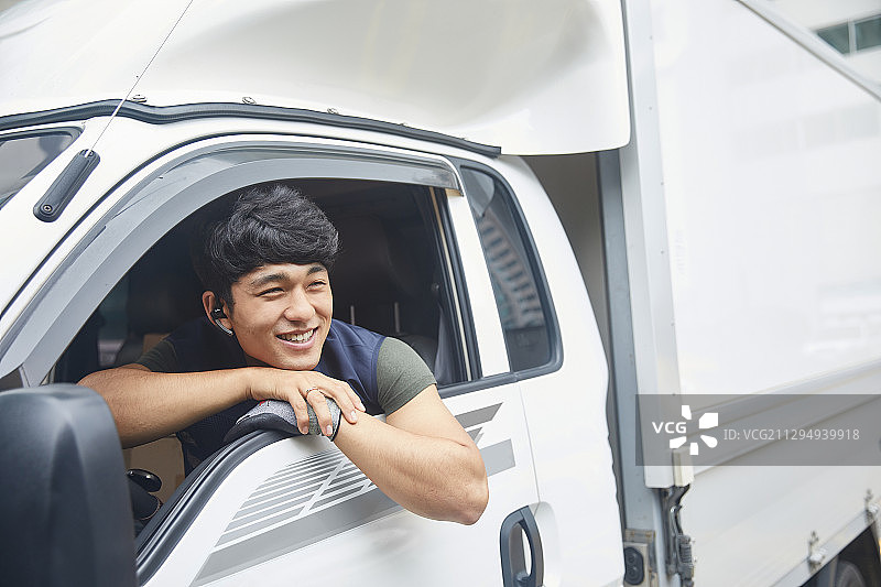 送货员卡车微笑图片素材