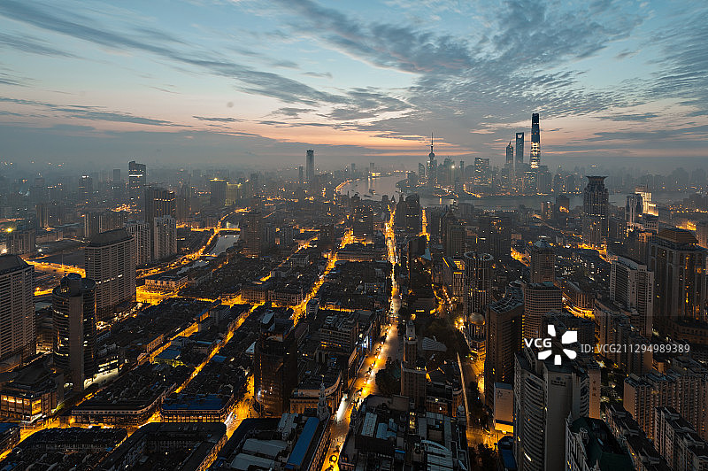 雾锁黄浦图片素材