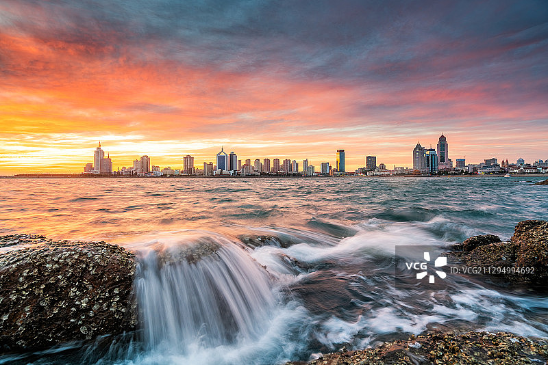 青岛栈桥晚霞图片素材