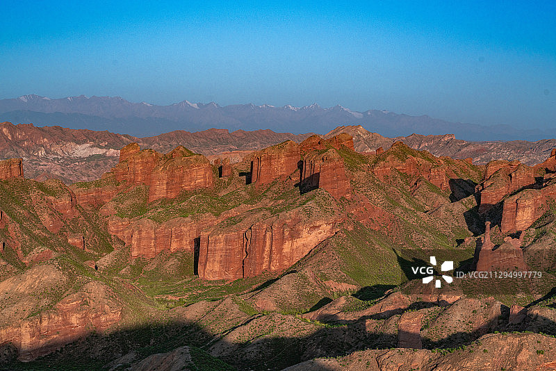 晨间中国甘肃省张掖丹霞国家地质公园冰沟丹霞景区大西天景观区图片素材