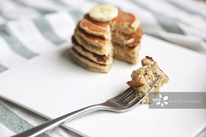 高蛋白美味的全麦香蕉松饼图片素材