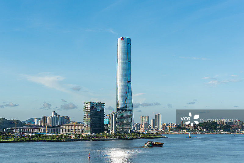 珠海市十字门中央商务区横琴金融旅游岛与澳门城市风光图片素材