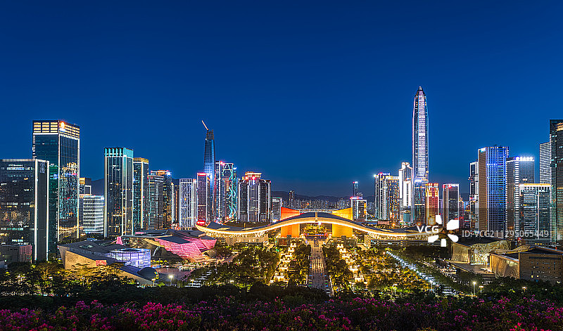 夜景灯光全景深圳市民中心城市天际线都市风光建筑经济商务金融区图片素材