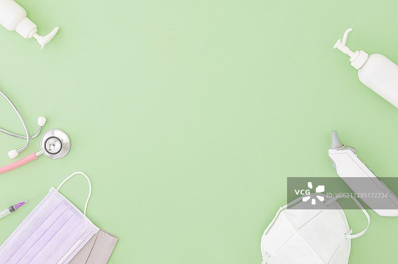 各种防疫用品摆放在一起图片素材