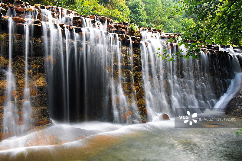河南省信阳市灵山寺溪流瀑布图片素材