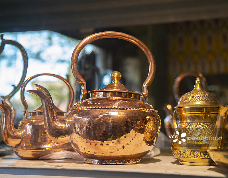 新疆维吾尔自治区喀什古城的新疆维吾尔自治区铜器图片素材