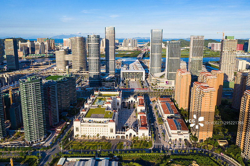 珠海市横琴励俊庞都广场与横琴口岸航拍图图片素材
