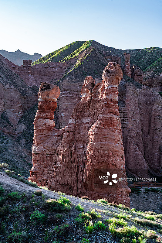 晨间中国甘肃省张掖丹霞国家地质公园冰沟丹霞景区大西天景观区图片素材