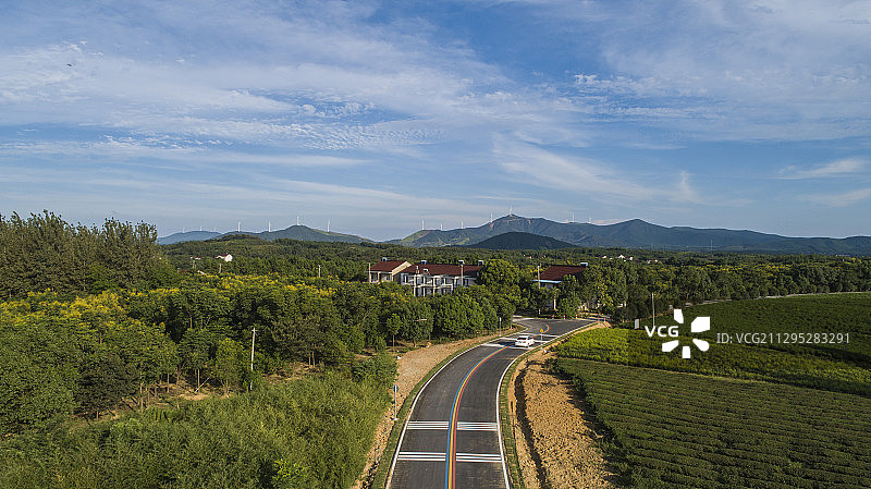 中国安徽宣城郎溪县涛城镇美丽乡村彩虹公路图片素材