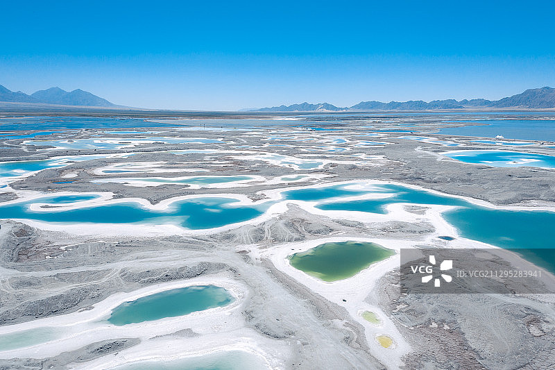 青海省海西蒙古族自治州翡翠湖图片素材