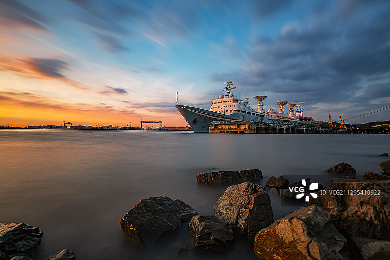 江苏省江阴市远望号轮船图片素材