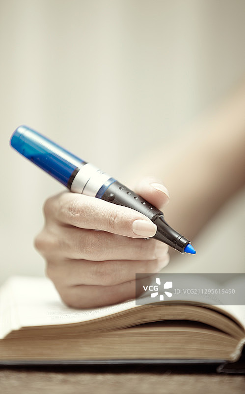 手写书本特写图片素材