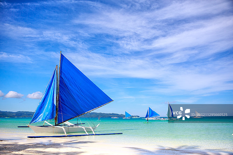 夏日菲律宾长滩岛帆船图片素材