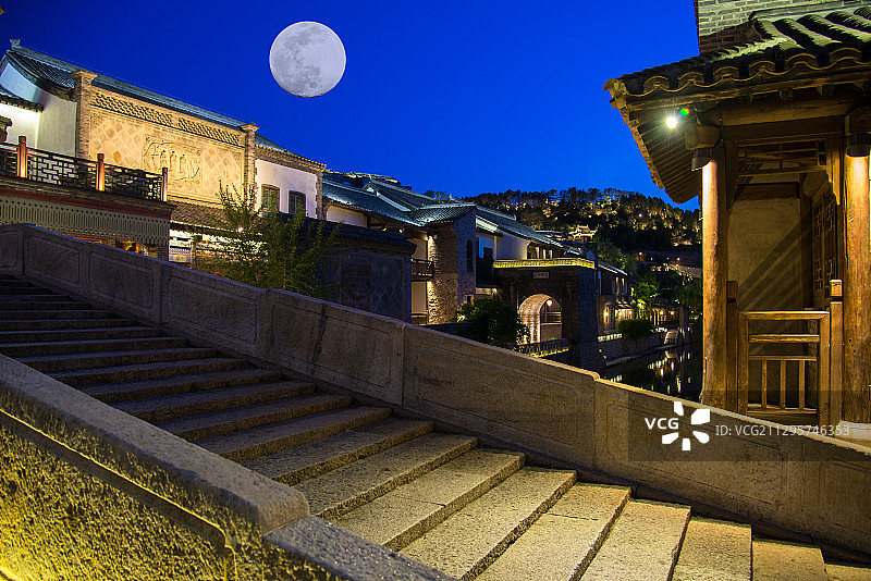 夜晚古镇桥梁特写图片素材