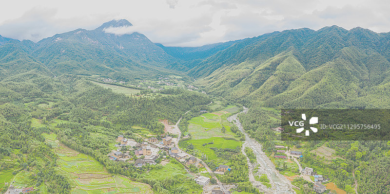 航拍桂林猫儿山兴安县高寨村图片素材