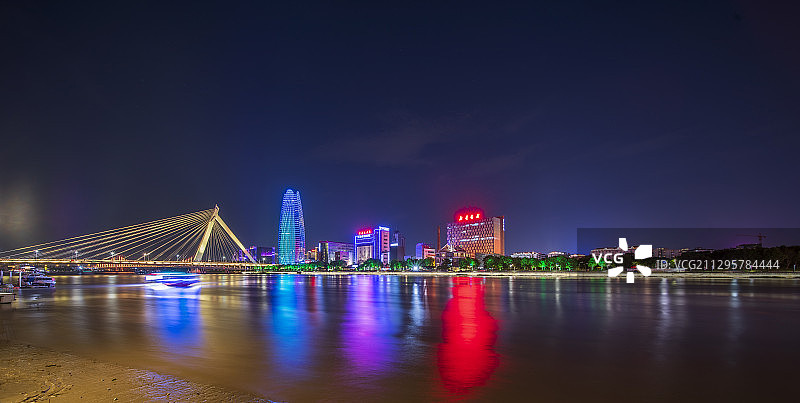 宁波老外滩夜景，万国建筑群，酒吧一条街图片素材
